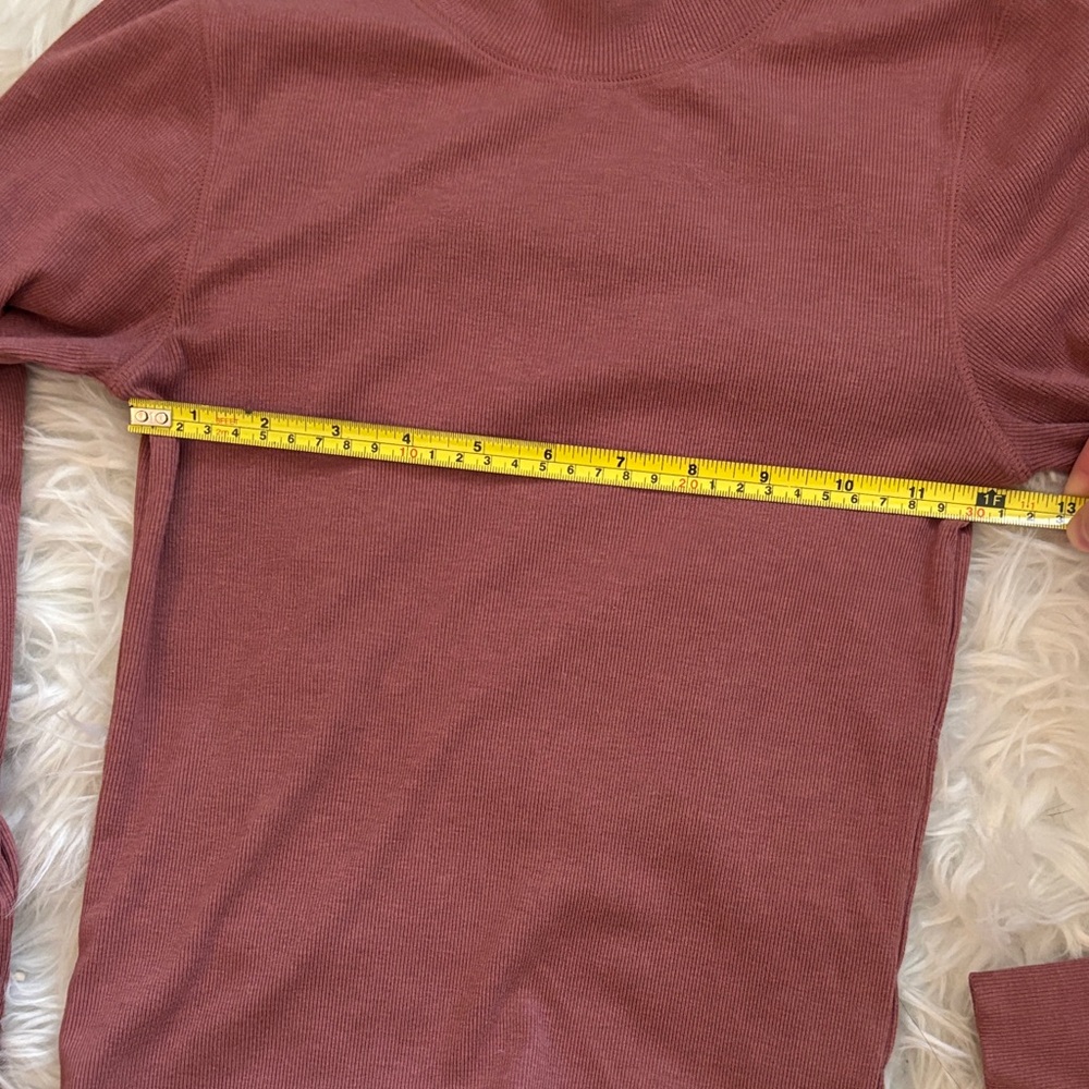 Vuori Mudra Long Sleeve Tee in Rosewood Heather size XS - Picture 5 of 6